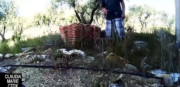  El pepino rural para follar en el campo. La gorda viciosa cachonda